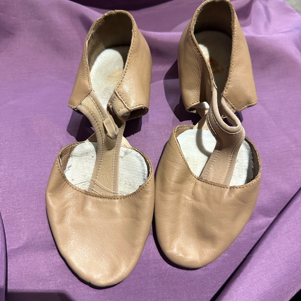 Women’s Pedini’s Size 5